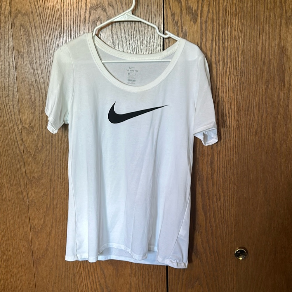 Women’s Nike Size L t-shirt.